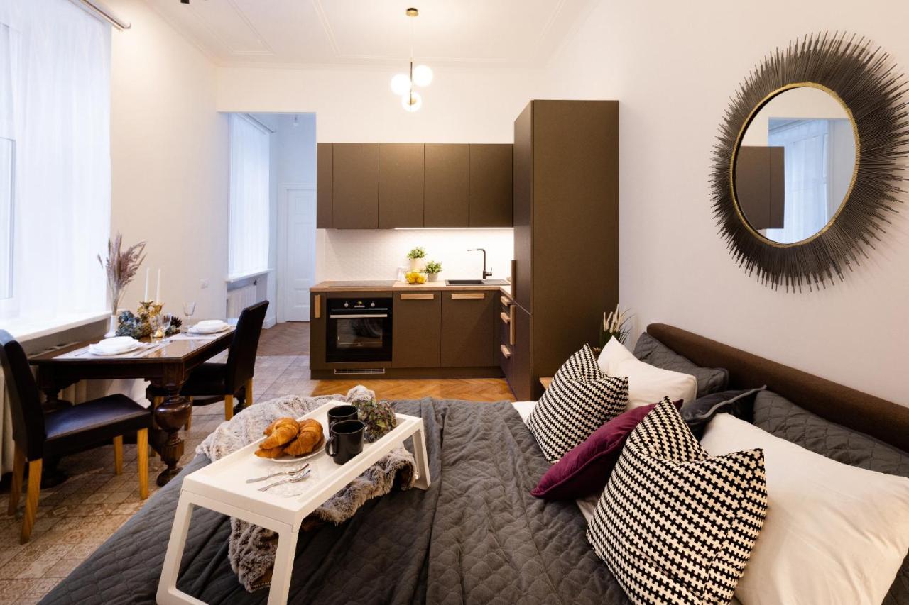 Brivibas House Design Apartments In City Center Riga Luaran gambar