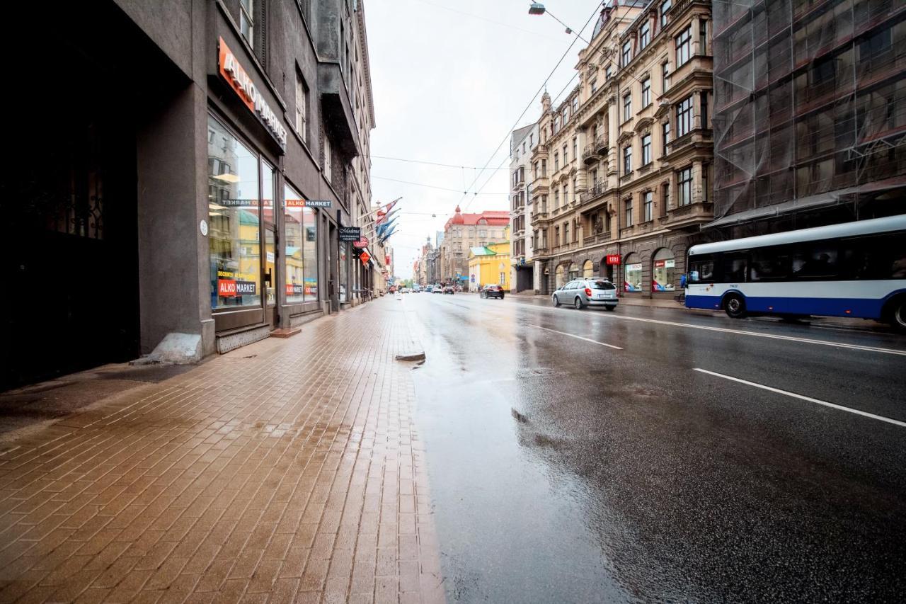 Brivibas House Design Apartments In City Center Riga Luaran gambar