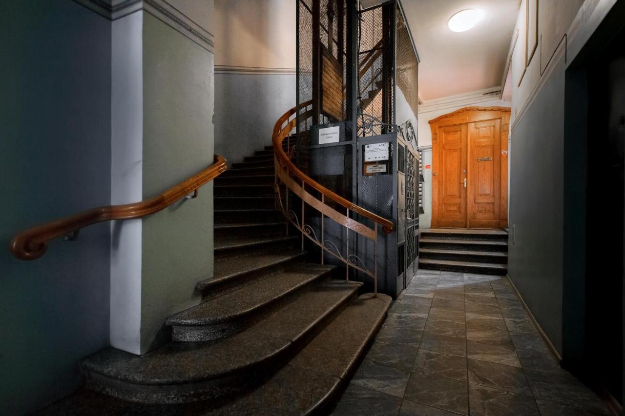 Brivibas House Design Apartments In City Center Riga Luaran gambar