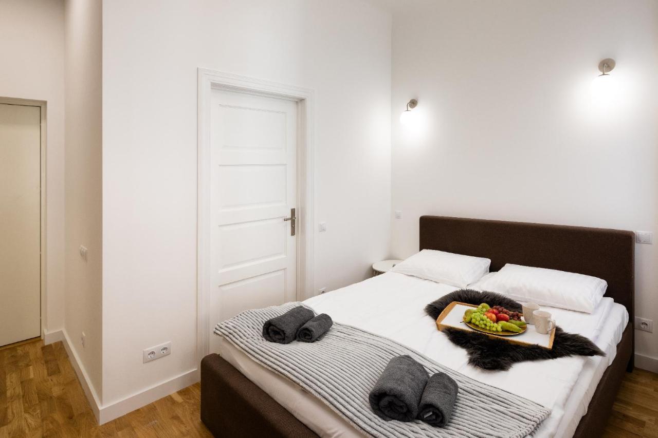 Brivibas House Design Apartments In City Center Riga Luaran gambar