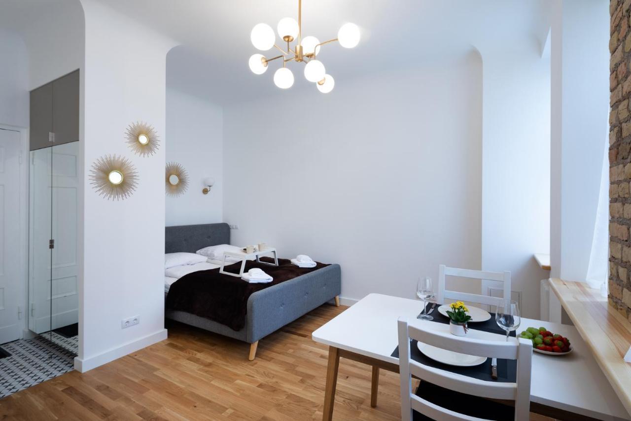 Brivibas House Design Apartments In City Center Riga Luaran gambar