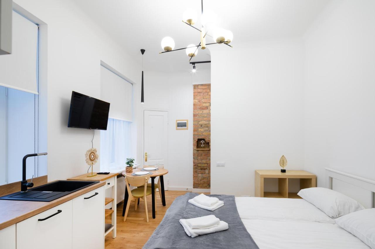 Brivibas House Design Apartments In City Center Riga Luaran gambar