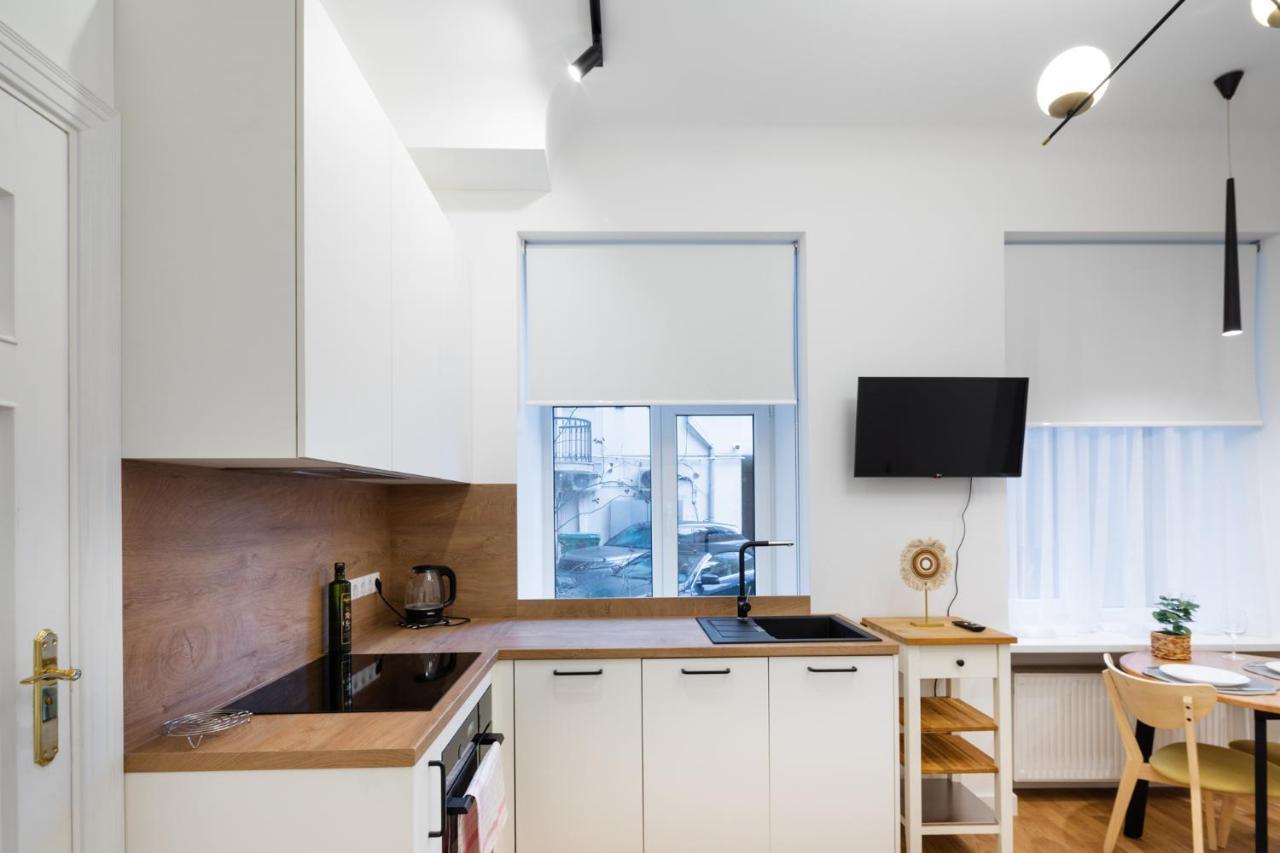 Brivibas House Design Apartments In City Center Riga Luaran gambar