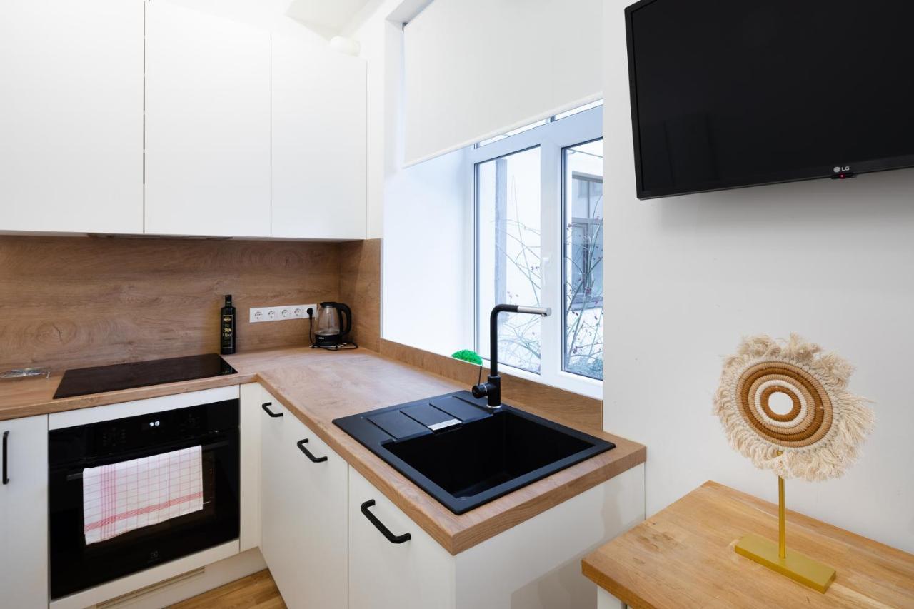 Brivibas House Design Apartments In City Center Riga Luaran gambar