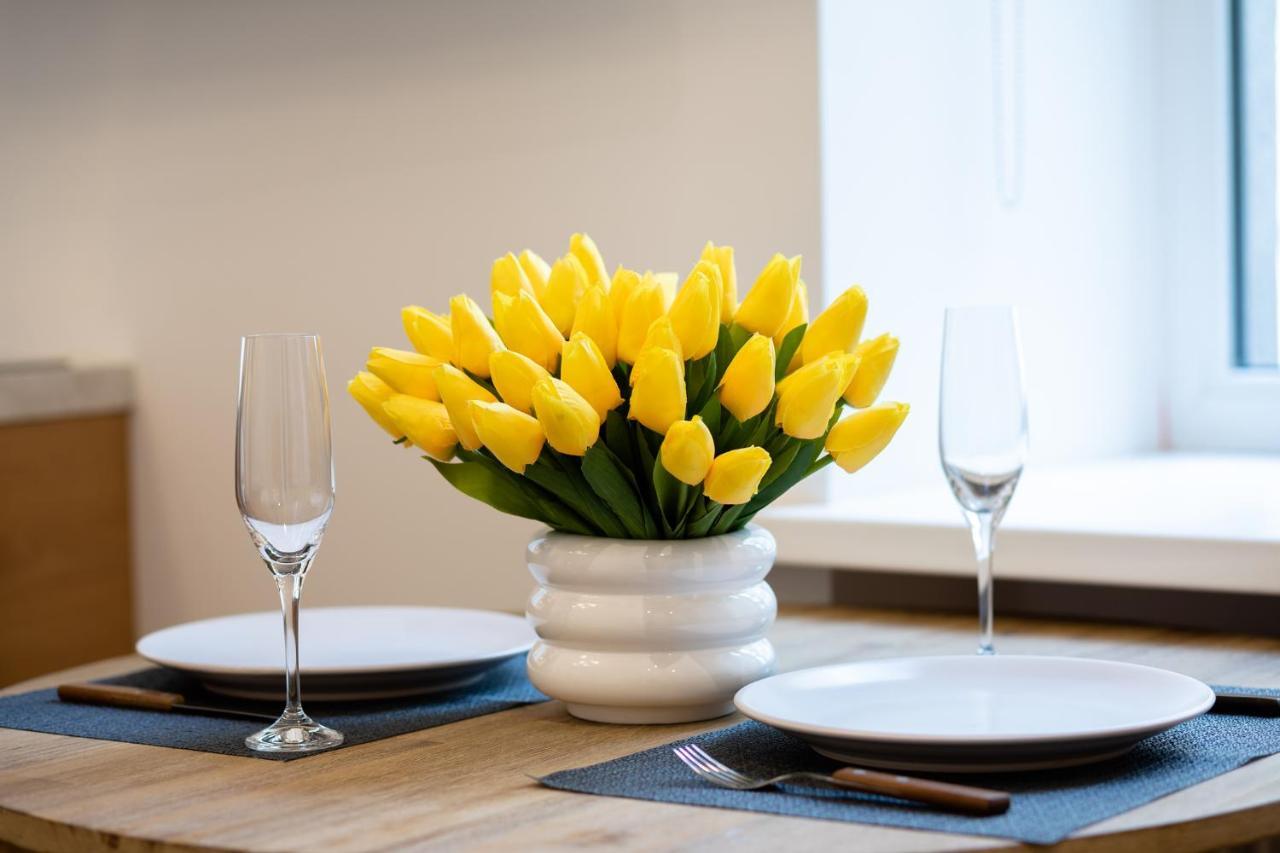 Brivibas House Design Apartments In City Center Riga Luaran gambar