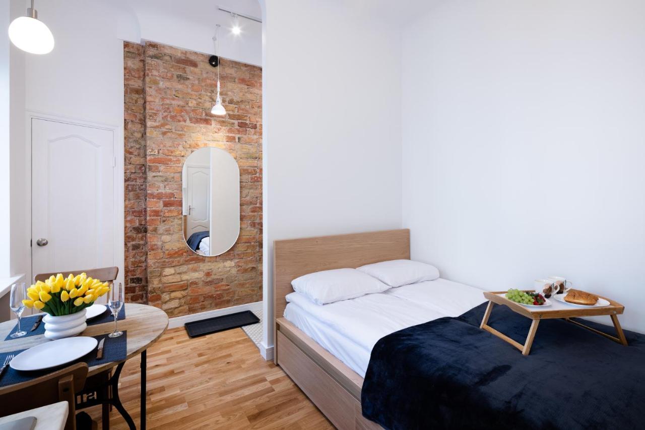 Brivibas House Design Apartments In City Center Riga Luaran gambar