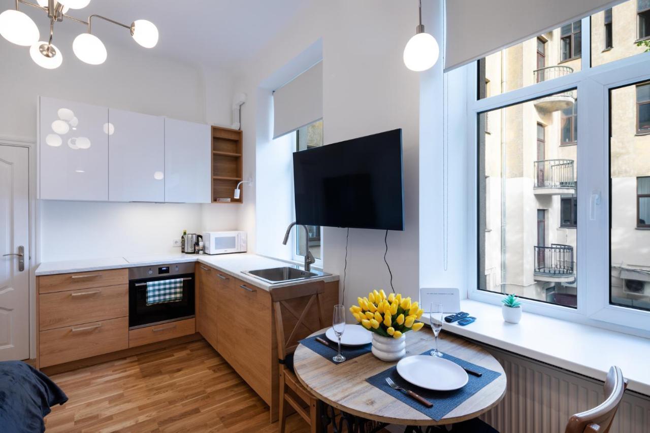 Brivibas House Design Apartments In City Center Riga Luaran gambar