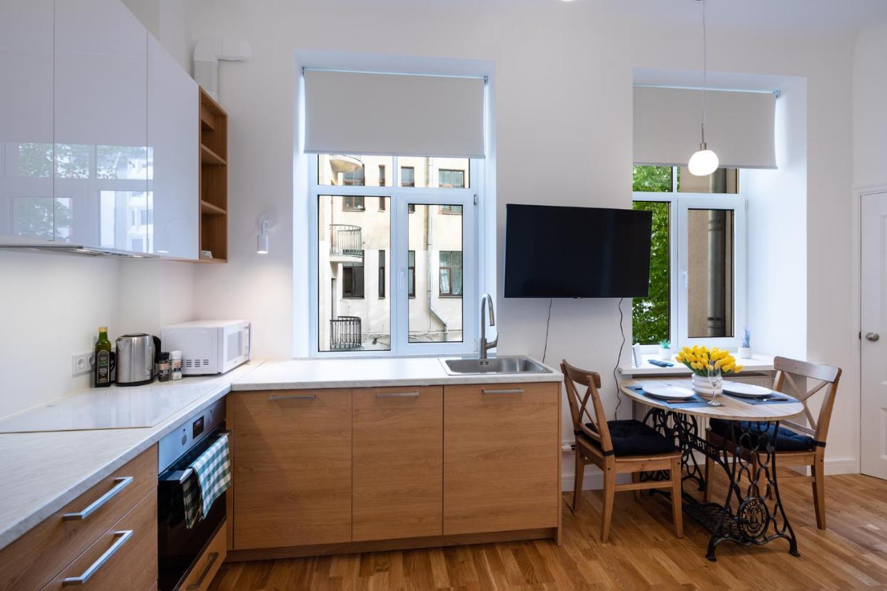 Brivibas House Design Apartments In City Center Riga Luaran gambar